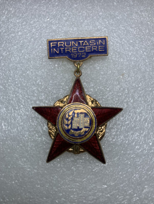 Insigna fruntaș &amp;icirc;n &amp;icirc;ntrecere 1972 foto