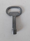 Cheie DIRAK / cheie cu știft patrat, 8 cm lungime, vechi / vintage