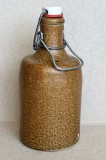Sticla din gresie de 500 ml pentru apa minerala, sistem de inchidere cu dop ceramic etans, stanta originala