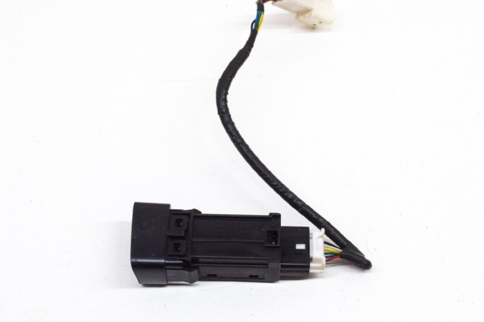 Comutator TOYOTA PRIUS _W3_ 2011 OEM: 15C315,84718-47050 17877548
