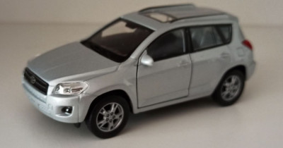 Macheta Toyota RAV4 MK3 2005 silver - Welly 1/36 foto