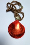 B346. Colier cu Scoica Rosie mare, snur catifea mari, Rosu, 9 cm, RavariuArt