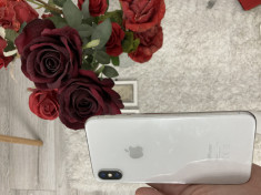 Iphone X 64GB Silver stare foarte buna + Huse Guess foto