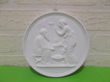 Cumpara ieftin PLACHETA din PORTELAN biscuit COPENHAGEN , basorelief sculptor Thorvaldsen IARNA, Decorative