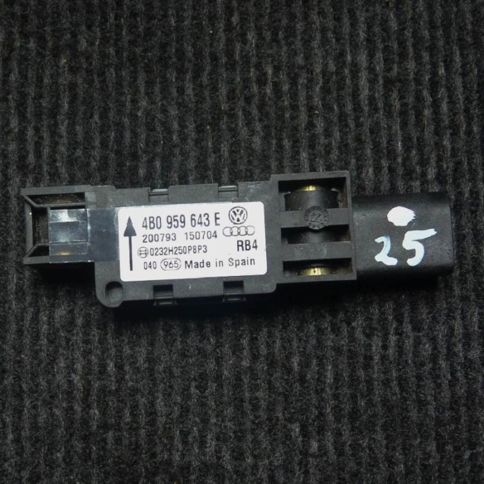 AUDI A8 D3 4E2, 4E8 2003 OEM: 4B0959643E SKU: 2050524