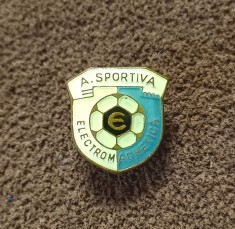Insigna fotbal - AS &quot;ELECTROMAGNETICA&quot; BUCURESTI (varianta 1)