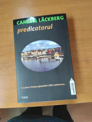 VAND ROMANUL POLITIST &amp;quot; PREDICATORUL&amp;quot; DE CAMILLA LACKBERG foto