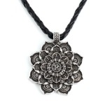 COLIER TIBETAN (B) ARGINTIU CU MANDALA ȘI MANTRA AUM