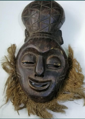 Masca vintage Punu din Gabon foto