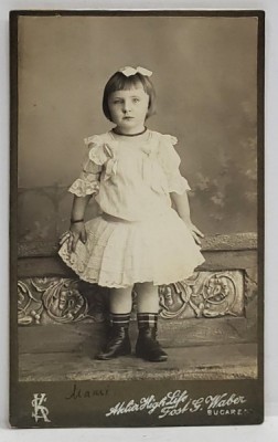 ATELIER HIGH LIFE , FOST G. WABER , FETITA CU ROCHIE ALBA , FOTOGRAFIE C.D.V. , CCA. 1900 foto