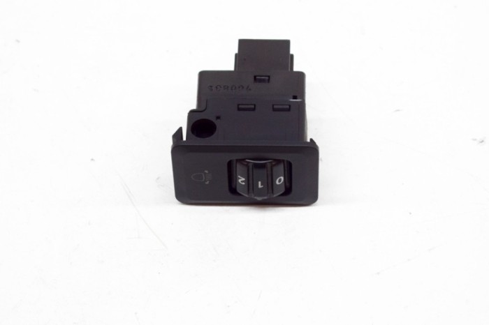 Comutator de reglare &icirc;nălțime faruri MITSUBISHI L 200 K7_T, K6_T 1997 OEM: 7G0835 13931621