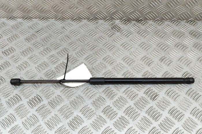 Amortizor haion st&acirc;nga VW TOUAREG 7P5 2011 OEM: 8P4827552C 27184937