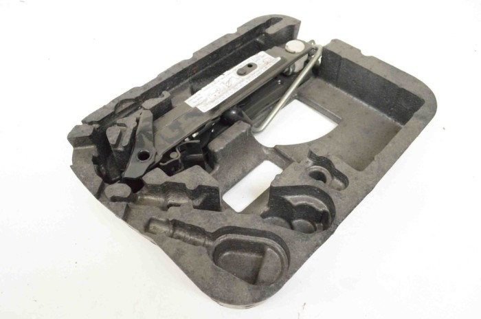 Cric MINI COOPER R56 2010