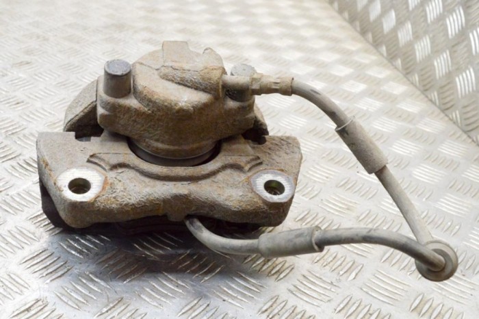 Etrier de fr&acirc;nă dreapta față VW TRANSPORTER V T5 Furgon 2006 OEM: 7E0106A 18302931