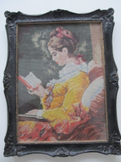 Tablou goblen , Femeie cu carte , 22 x 30 cm foto