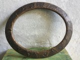 arta / design / vintage - Rama veche ovala model deosebit din lemn pentru fotografii , oglinda , pictura , goblen sau diverse lucruri !