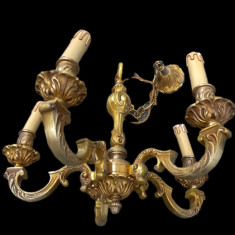 Candelabru din bronz masiv piesa cu o lucrătură de o foarte mare finete