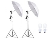 Cumpara ieftin Kit de 2 umbrele albe, 2 trepiezi reglabili 200 cm, 2 becuri 45W