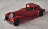 BUGATTI 1930 - masinuta - jucarie din plastic- piesa superba