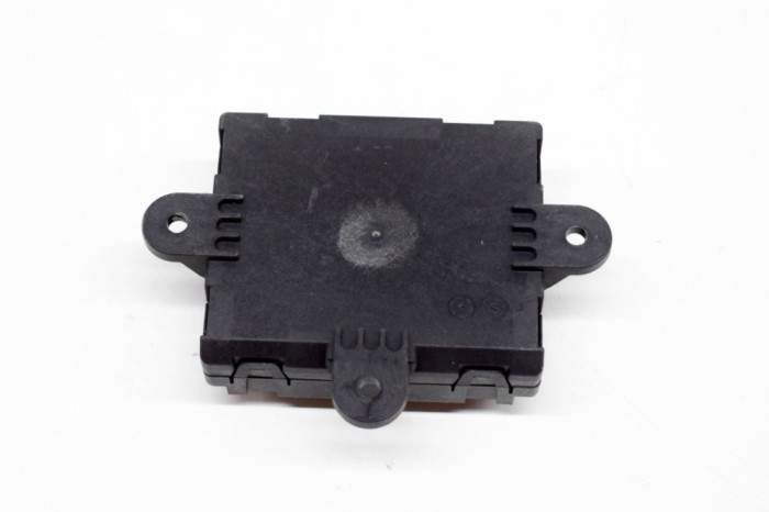 Modul de control ușă dreapta față JAGUAR E-PACE X540 2020 OEM: HK83-14D618-BB,10145177 | 13977625