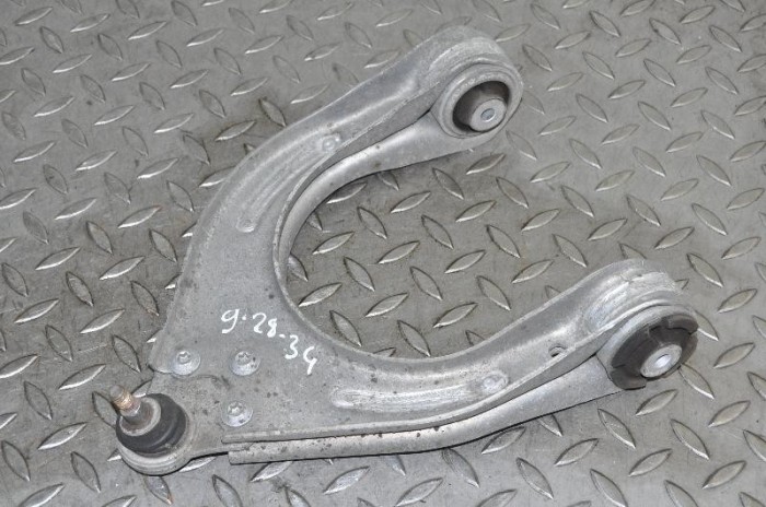 Braț superior dreapta față MERCEDES-BENZ CLS C219 2006 10033040