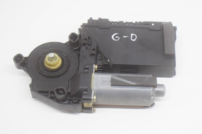 Motor macara geam ușă dreapta spate VW PHAETON 3D_ 2003 OEM: E840311001,3D0959704E,E038060534 12314523