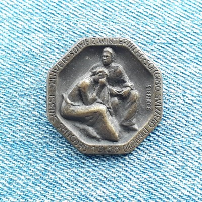 Insigna 1936 Elvetia - Ajutor de iarna / pin foto