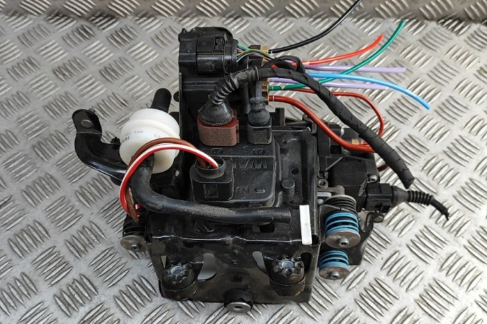 Compresor suspensie pneumatică VW TOUAREG CR7 2023 OEM: Off-road | 30907113