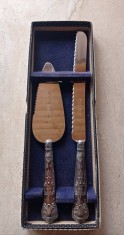 Set cuțit pentru p&acirc;ine și paletă pentru tort cu m&acirc;nere din argint sterling 925