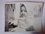 Fotografie dimensiune 6/9 cm cu bebeluș din Giurgiu &icirc;n 1968
