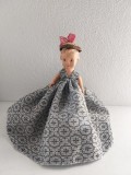 Papusa Aradeanca, anii 60, 16 cm inaltime, cauciuc, jucarie veche romaneasca