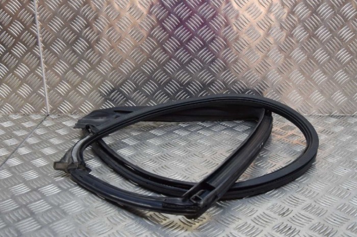 Garnitura ușă dreapta spate TESLA MODEL S 2014 OEM: TMSP-U03 | 11610159