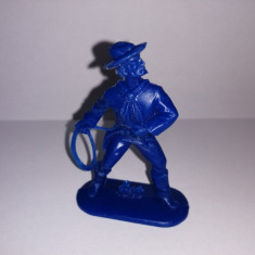 bnk jc Figurina de plastic - Jean Hoeffler - cowboy cu lasou - albastru
