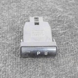 Buton fr&acirc;nă de m&acirc;nă TOYOTA PRIUS Hatchback _W2_ 2007 OEM: 15A685 | 10237663
