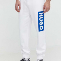 HUGO Blue pantaloni de trening din bumbac culoarea alb, cu imprimeu 50522365