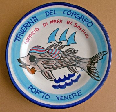 1991 Farfurie colectie pictata manual Taverna del Corsaro, Porto Venere, Italia foto