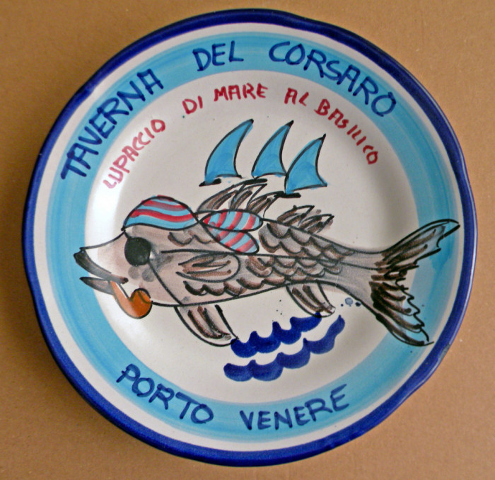 1991 Farfurie colectie pictata manual Taverna del Corsaro, Porto Venere, Italia