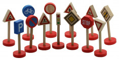 Set indicatoare rutiere lemn foto