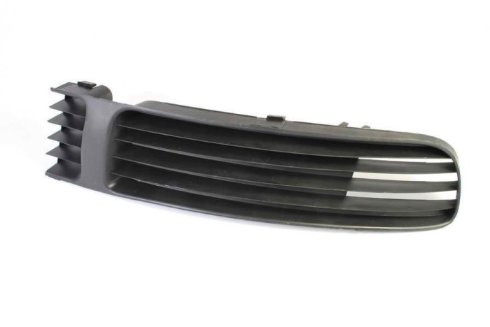 Grila bara fata dreapta Volkswagen Passat pana 2000 129857 3B0853678BB41-1