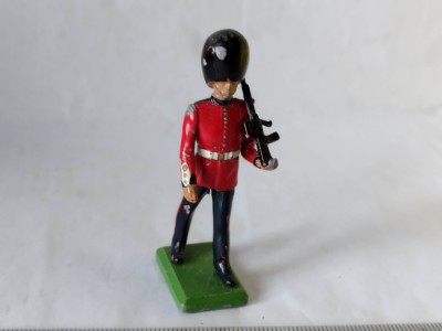 bnk jc Britains Newmetal - scot guard foto