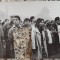 Manifestanti in Piata Victoriei, decembrie 1989// fotografie de presa, decupatura