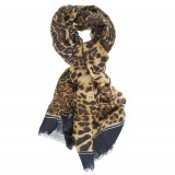 Esarfa cu model animal print si margini bleumarin