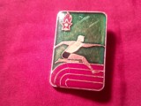 Insigna Sport - Atletism - URSS , pt tineret , metal si email , dim.=3,1x2cm