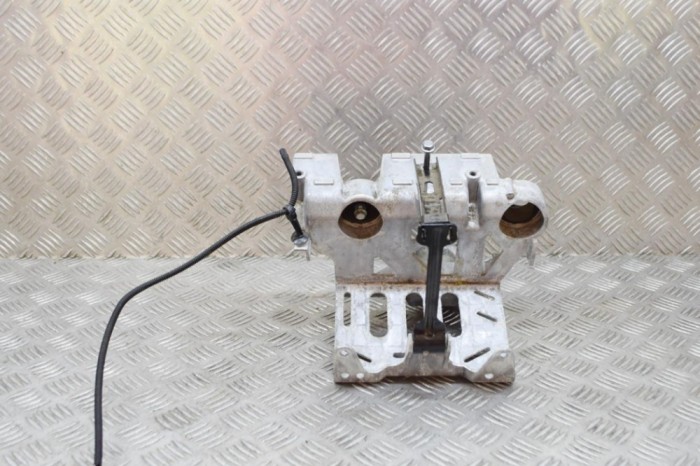 Suport compresor aer condiționat TESLA MODEL Y 2021 OEM: 1500696-00-B 14824228