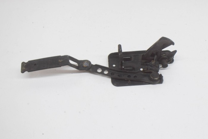 Zăvor de siguranță capota VW PHAETON 3D_ 2003 OEM: 3D0823480D | 12315115