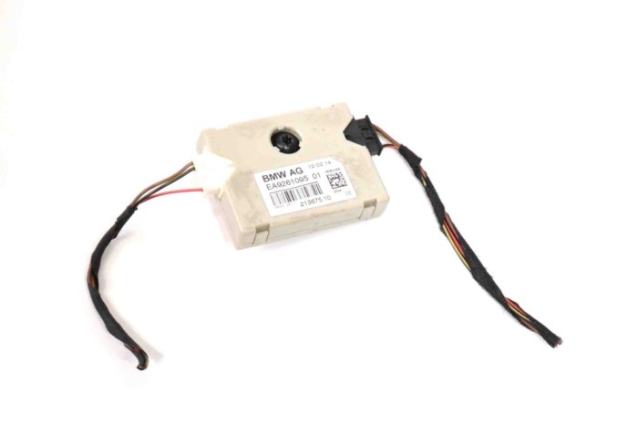 Amplificator de antena BMW 7 F01, F02 2014 OEM: 9261095