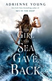 Girl the Sea Gave Back | Adrienne Young, Titan Books Ltd
