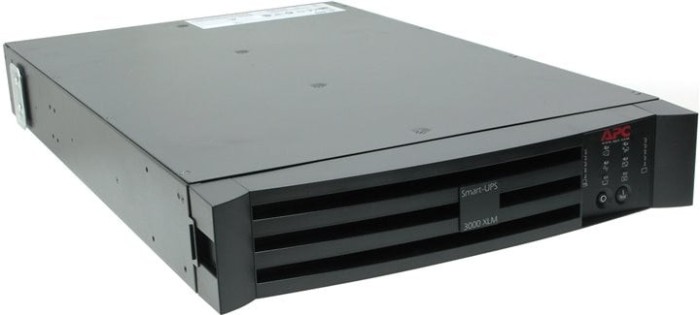 UPS APC Smart-UPS, SUM3000RMXLI2U, Rackabil 2U, 3000 VA, Management Card, Acumulatori Noi, 12 Luni Garantie, Refurbished