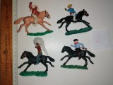 Cumpara ieftin LOT 4 FIGURINE VECHI CALARETI COWBOY SI INDIENI - HONG KONG