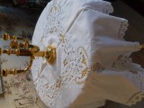 Fata de masa vintage,foarte elaborata, tehnica Richelieu, dantele, panglici, broderie